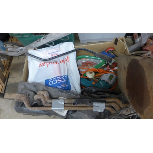 2080 - Trolley jack, axle stand, box of tools & ladder roofing attachments