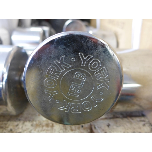 2108 - A set of 8 chrome York bar bells