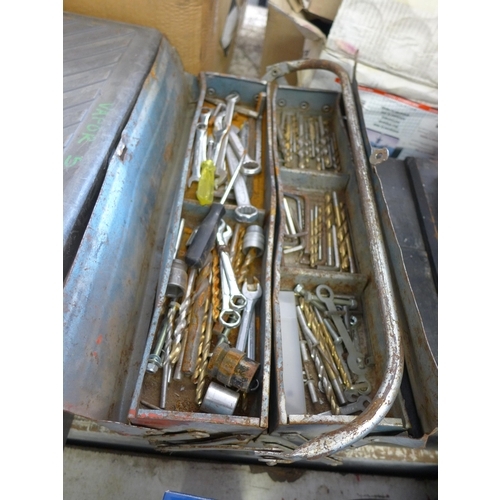 2014 - Metal and plastic tool boxes with a quantity of tools