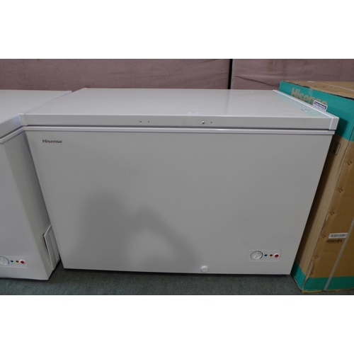 3223 - White Hisense 302l Chest Freezer (model no.:- FC403D4AW1), original RRP £899.96 inc. VAT * This lot ... 