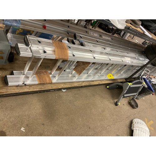 2070 - 11 rung double aluminium ladder