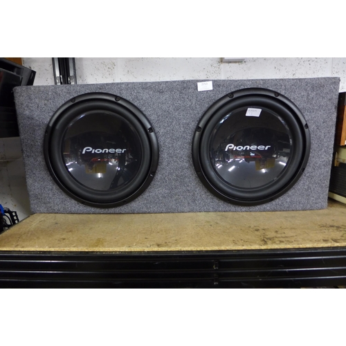 2253 - Pioneer 2000W subwoofer, car base unit