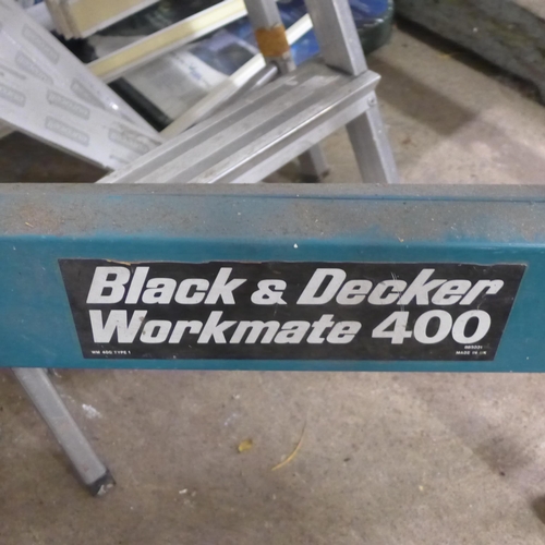 2354 - A Black and Decker workmate 400