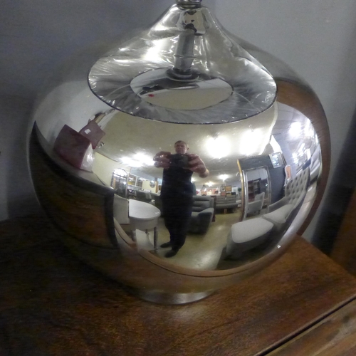 1418 - A silver glass bulbous lamp