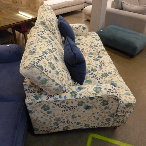 1587 - An Ashleigh Flex vador floral blue two seater sofa