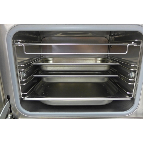 2261 - A Miele stainless steel steam oven, working when uninstalled.