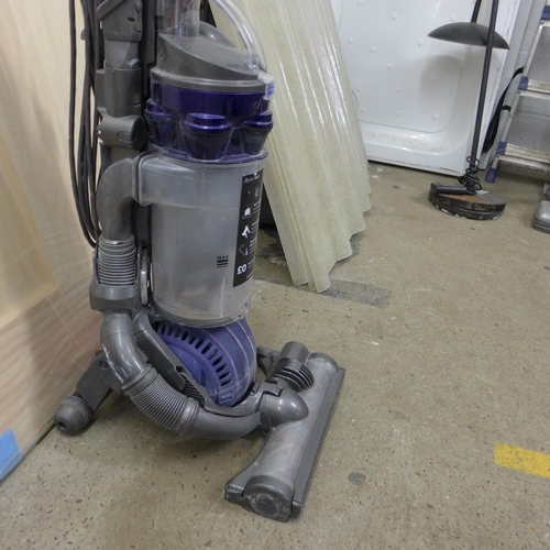 2272 - Dyson DC41 and Dyson DC25 upright ball vacuum cleaners