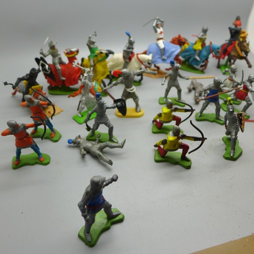 727B - A box of Britains Ltd plastic 1960's medieval knight figures plus some 1970's Timpo knight figures