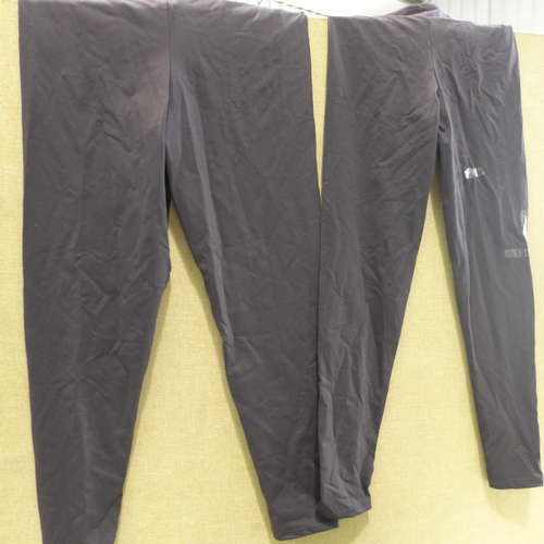 3110 - Bag of Women's Black Maidenform control leggings, mixed sizes * this lot is subject to VAT