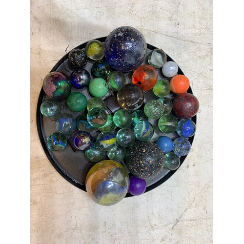 2253 - A tub of vintage marbles