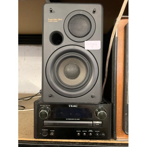 2299a - A Teac CR-H248 CD/MP3/CD player and a pair of JVC SP-UXD88 30w bookshelf speakers - W