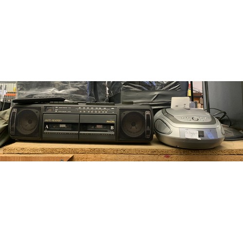 2286 - Phillips and Red 5 portable stereos (Phillips double tape radio and cd radio, both - W