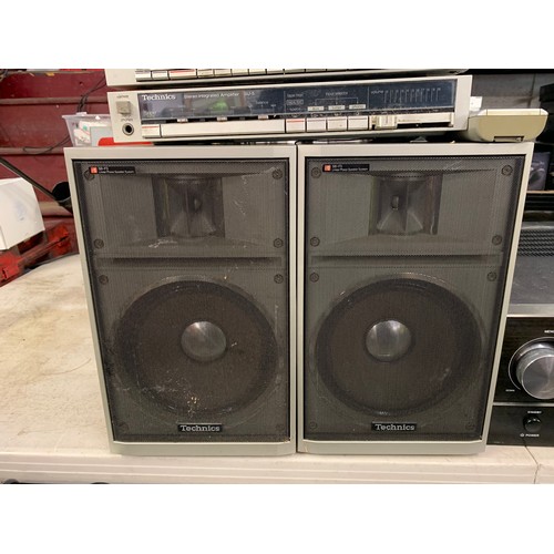 2271 - Technics silver mini hi-fi system with speakers