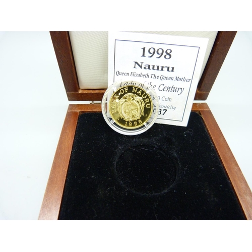 1017 - A Royal Mint 14ct gold 1998 Nauru $50 coin, Queen Mother commemorative, 7.776g, limited edition, wit... 