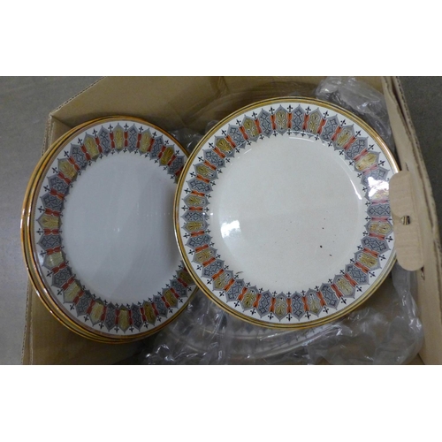 1077 - A Royal Doulton Cellini dinner service **PLEASE NOTE THIS LOT IS NOT ELIGIBLE FOR POSTING AND PACKIN... 