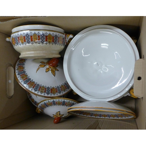 1077 - A Royal Doulton Cellini dinner service **PLEASE NOTE THIS LOT IS NOT ELIGIBLE FOR POSTING AND PACKIN... 