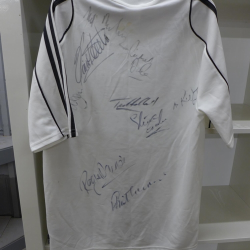 725 - A signed Derby County football shirt, 2007 promotion squad including Robbie Savage etc., plus Roger ... 