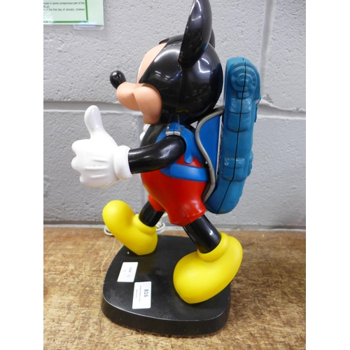 816 - A Mickey Mouse telephone