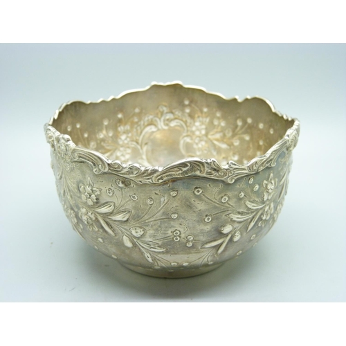 836 - A white metal bowl, with continental control mark, 192g, 12cm