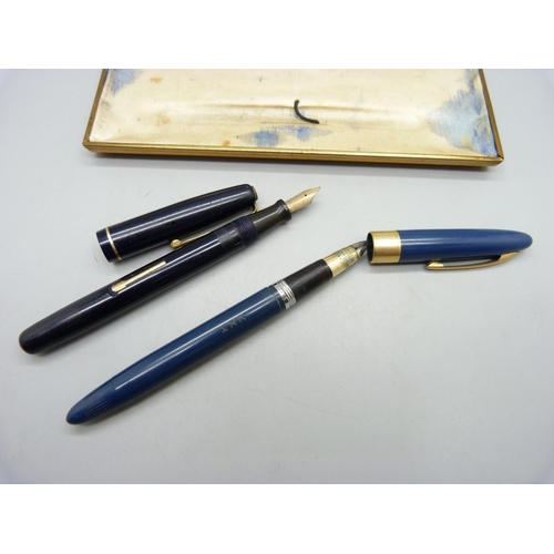 871 - Two Sheaffer fountain pens, both with 14ct gold nibs