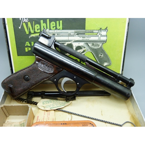 913 - The Webley 'Senior' model target shooting air pistol, .22, with spare barrel and soft case