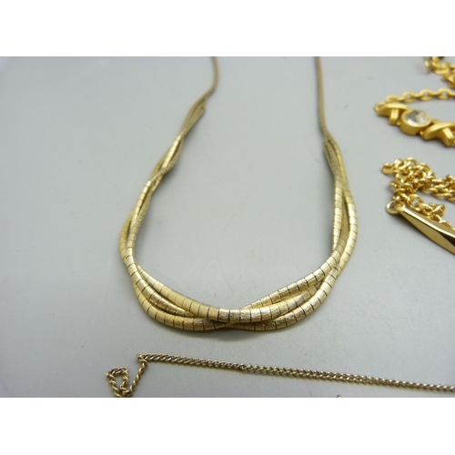 948 - Gold tone jewellery