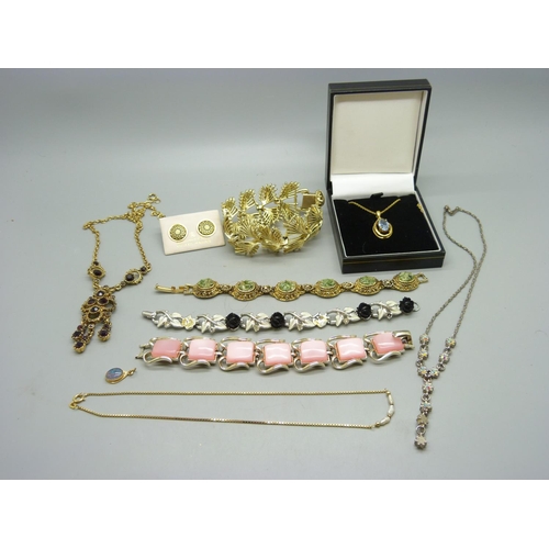 955 - Vintage jewellery