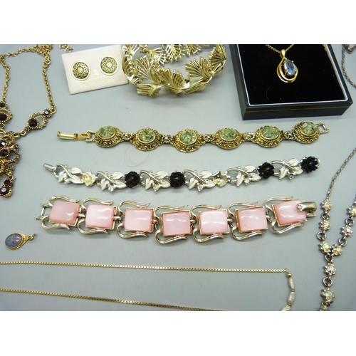 955 - Vintage jewellery