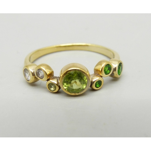 963 - A silver gilt, chrome diopside and white zircon bezel set 'bubble' ring, S