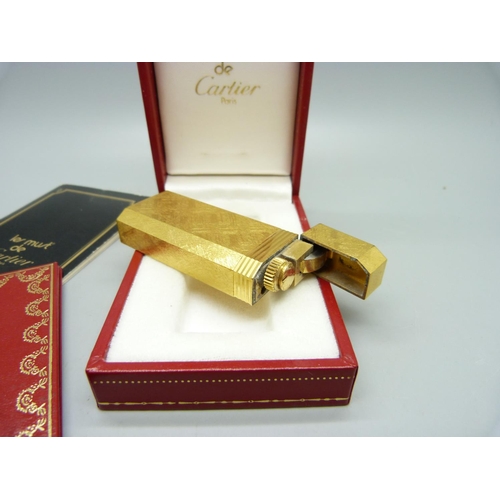 995 - A les must de Cartier lighter, with box