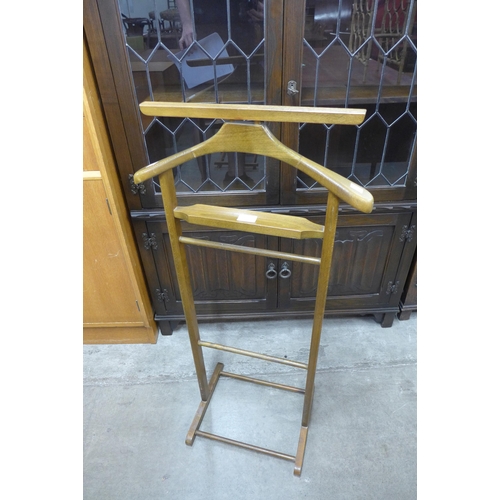 129a - A gentleman's beech valet stand