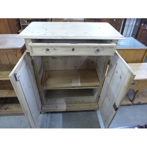 212 - A 19th Century French pine two door cupboard