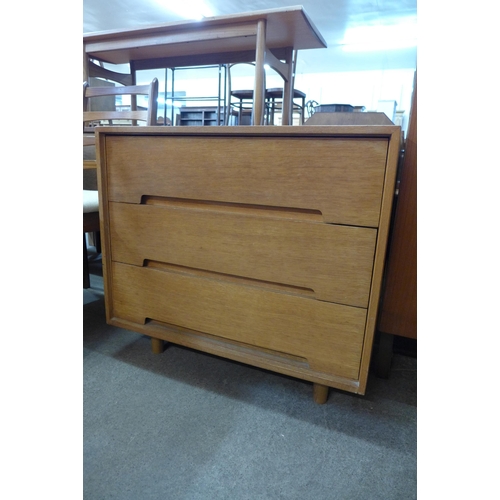 98 - A Stag C-Range oak chest of drawers, by John & Sylvia Reid