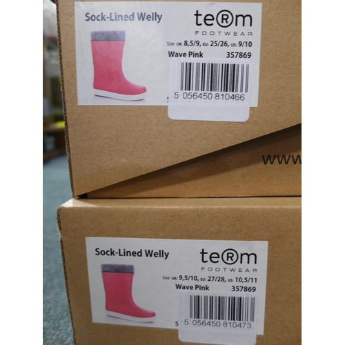 3114 - 2 Pairs of Children's sock-lined  Wellingtons, UK size 9.5/10 * pair of Children's sock-lined  Welli... 