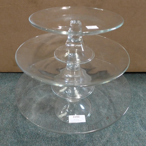 3193 - Glass Serving Plates/ Cake Stand  (255-51)   * This lot is subject to vat