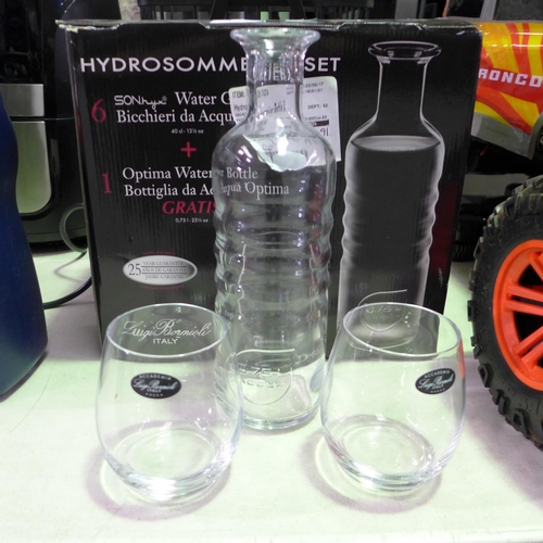 3257 - Hydro Sommelier Bottle and Tumblers (255-195)   * This lot is subject to vat