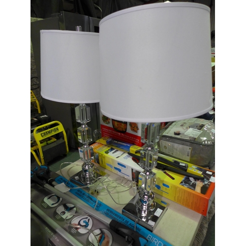 3263 - Bridgeport Designs Sydnee Crystal Cube Table Lamps (255-805)  * This lot is subject to vat