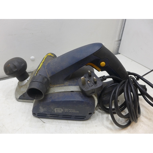 2034 - Wolf 240v electric drill with a Pro Performance 800w 240v wood plane