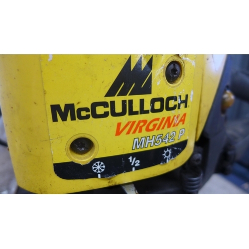 2105 - McCulloch petrol-driven hedgecutter - W