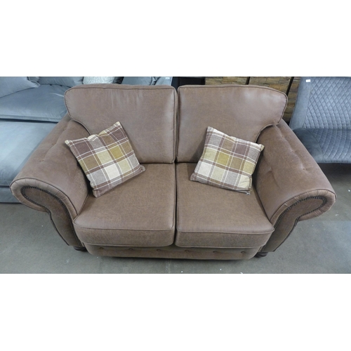 1405 - A County brown four seater sofa, two seater sofa and love seat