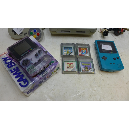 2225 - 2 Gameboy Colour consoles with 5 games plus Super Nintendo console