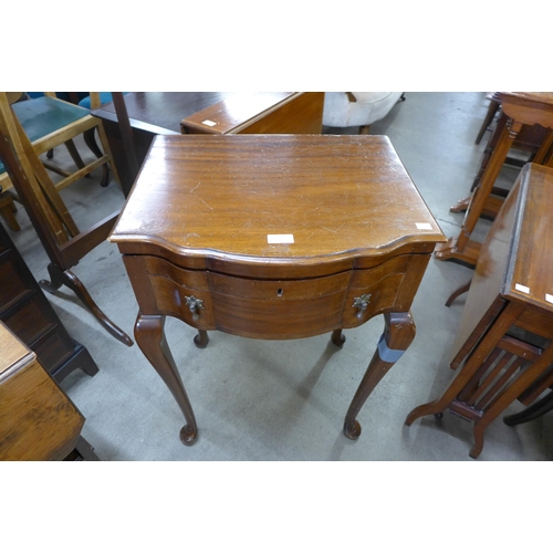 152 - An Edward VII mahogany canteen of cutlery table