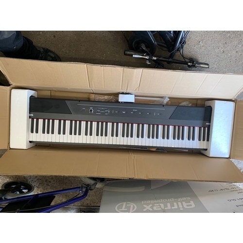 2162 - Alesis Recital full size electric keyboard