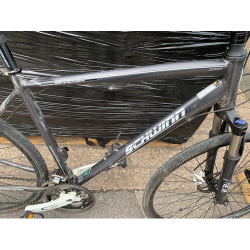 2287 - Schwinn Searcher gents mountain bike