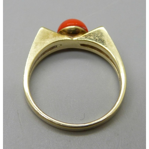 1036 - A 14ct gold ring, marked 585, replacement stone, 3g, N