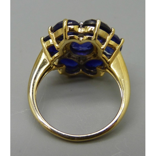 1045 - A silver gilt and kyanite cluster ring, N