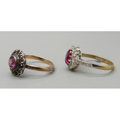 1078 - Two 9ct gold cluster rings, 4.2g, both L