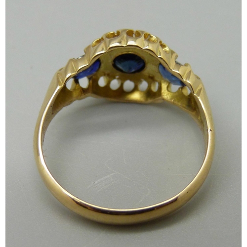 1091 - An 18ct gold, sapphire and diamond cluster ring, Birmingham 1906, 3.5g, N