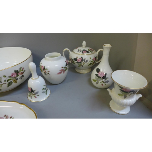 664 - A collection of Wedgwood Hathaway Rose china