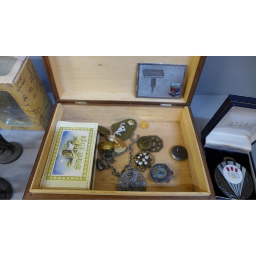 673 - A pocket watch, a stamp case, military buttons etc., and a collection of Lord of the Rings figures, ... 